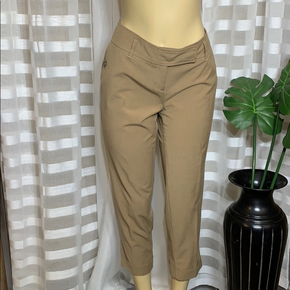 Ladies cropped pants